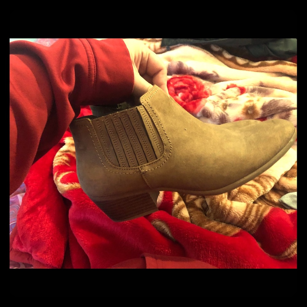 American Eagle Booties
